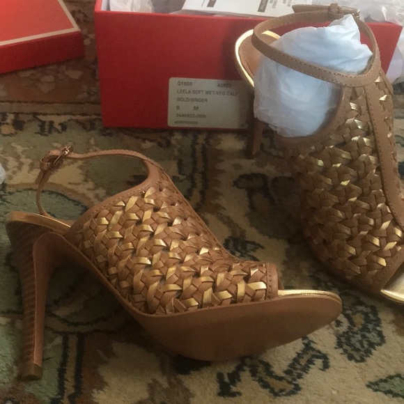 Brand New Coach Mules in Tan and Gold - Picture 4 of 8